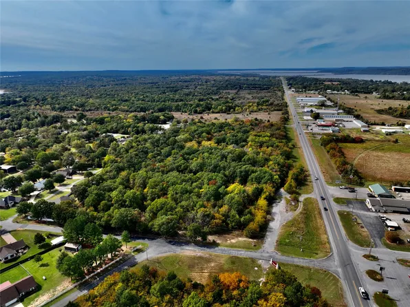 8 E Bower Rd, Eufaula, OK 74432