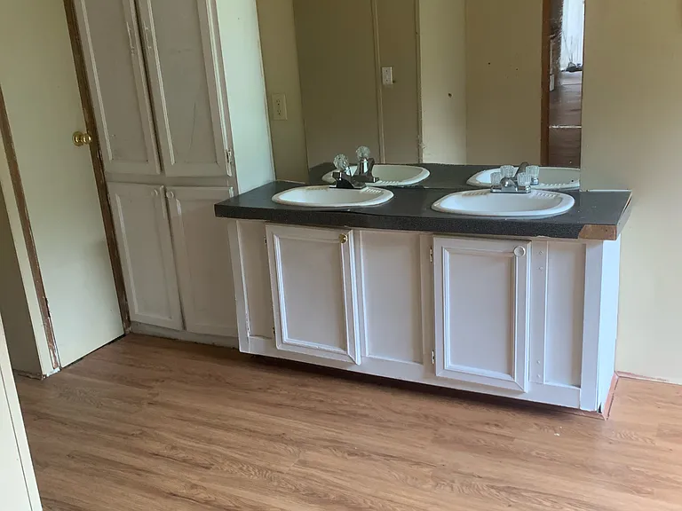 115 Anthony Dr — Photo 6