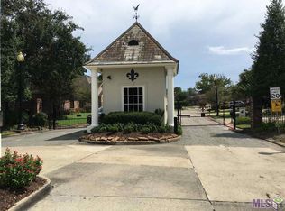 2212 Saint Regis Dr, Baton Rouge, LA 70816