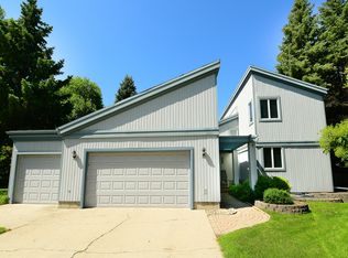 406 Level Plains Cir, Grand Forks, ND 58201