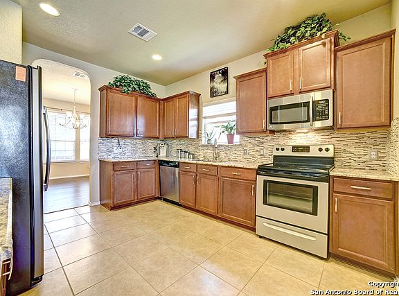 4th image of 234 Arcadia Pl