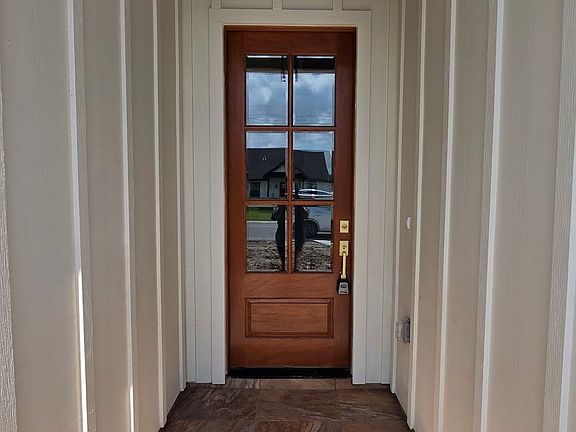 5th image of 2429 Verona St