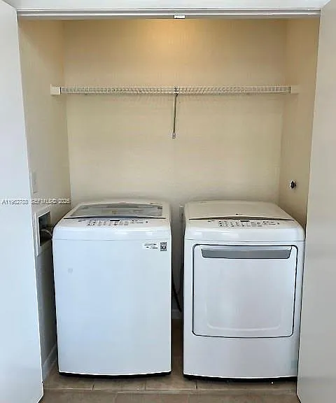 2811 N Oakland Forest Dr #102 — Photo 29