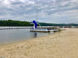 15 Marine Ter, Lake Hopatcong, NJ 07849