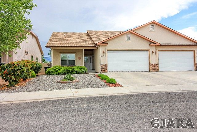 2815 1/2 Columbine Park Ct