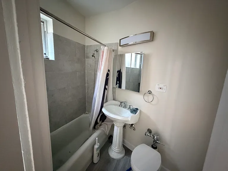 1243 W Chase Ave #2 — Photo 7