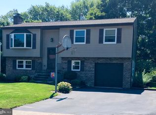 1364 Woodcrest Dr, Reading, PA 19607