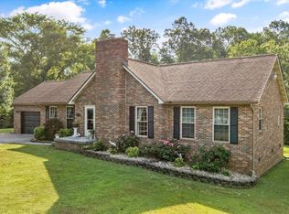 470 Casey Ln, Strawberry Plains, TN 37871