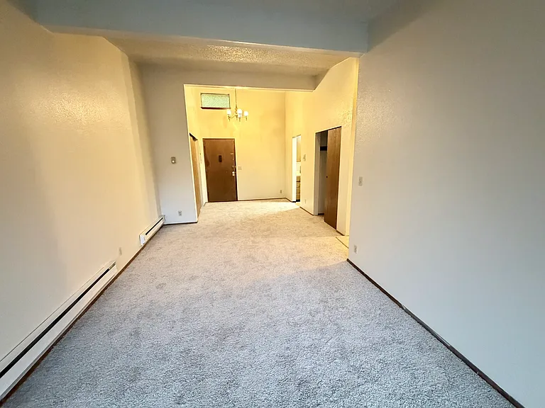 Maple Leaf Apartments — Photo 13