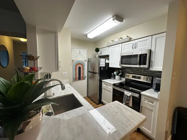 6906 Victoria Dr Unit I, Alexandria, VA 22310