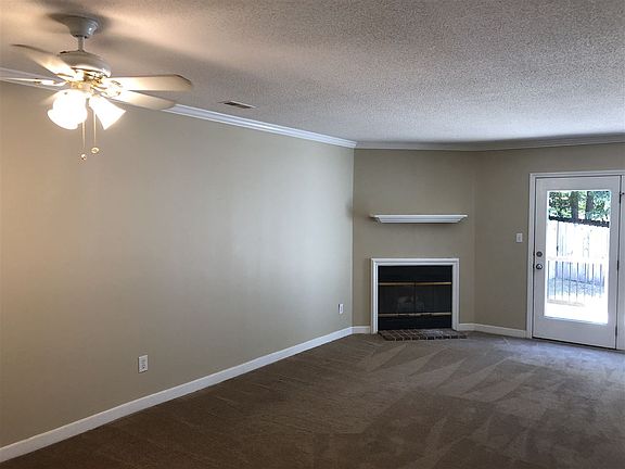 5th image of 38 Somersett Dr