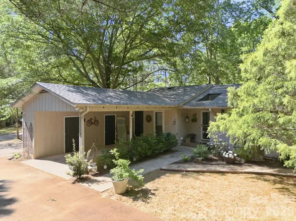 91 Diamond Ridge Ln, Columbus, NC 28722