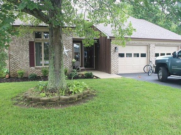 2nd image of 140 Redwood Dr