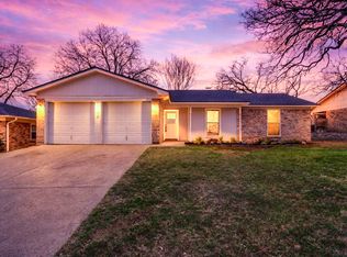 216 Laura Dr, Burleson, TX 76028