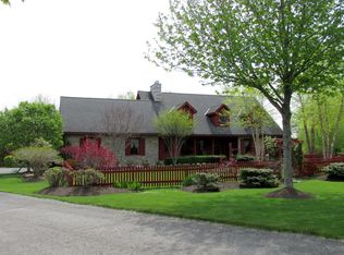 576 Pearse Rd, Schenectady, NY 12309