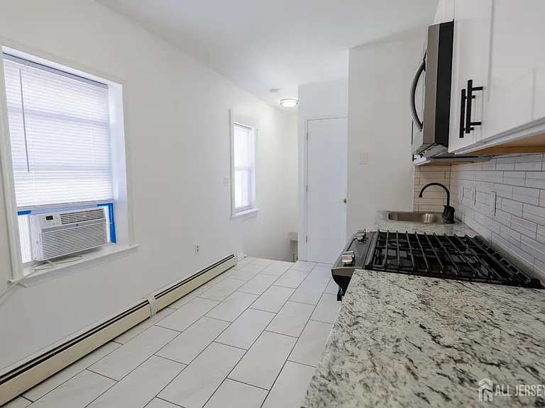 28 Union St #2 — Photo 13