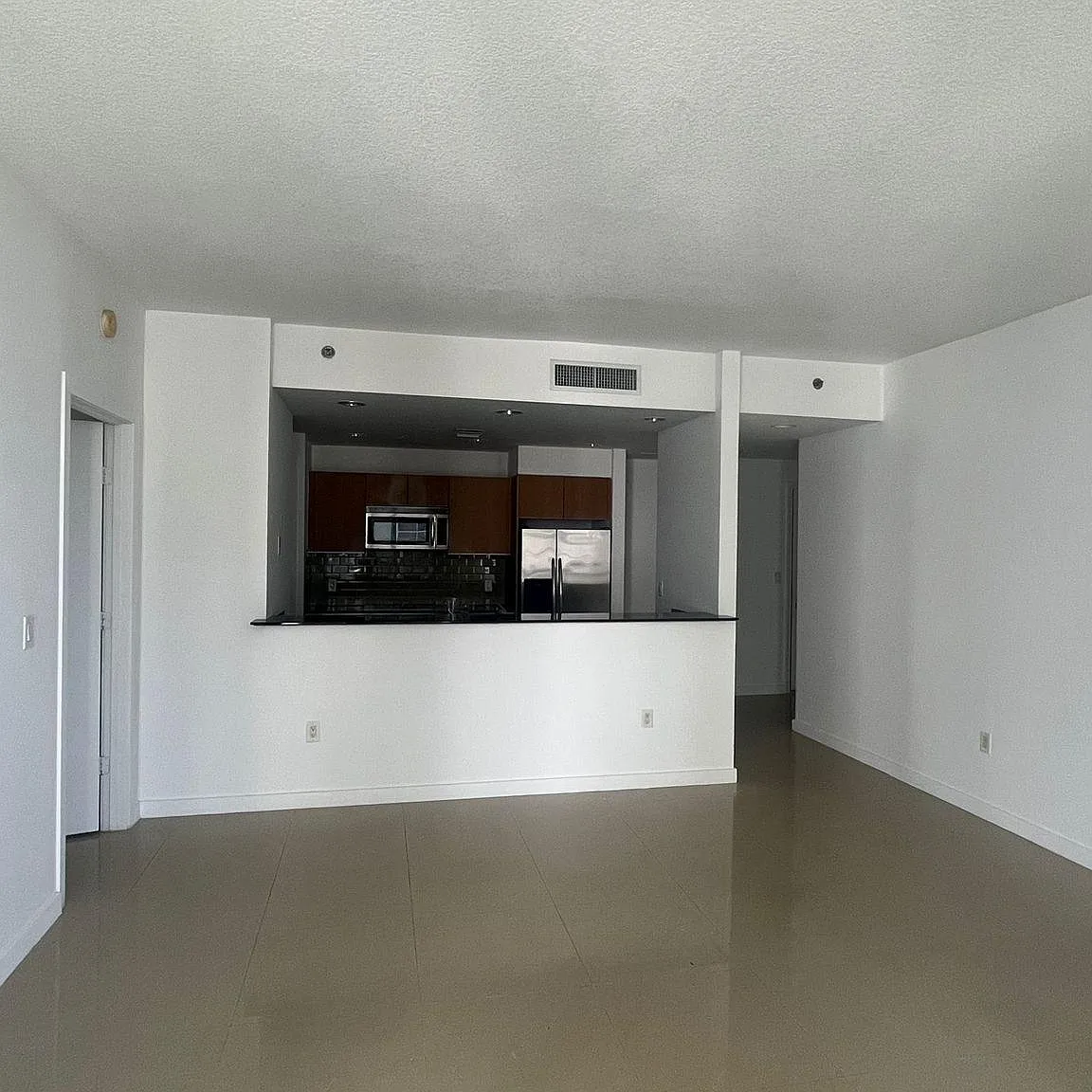 1 bed, 843 sqft, $3,000 — Photo 4