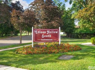 1927 Raspberry Ct, Edison, NJ 08817