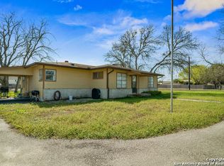 1520 Crest Oak Dr, Schertz, TX 78154