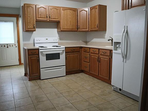 4th image of 190 Valley View Dr