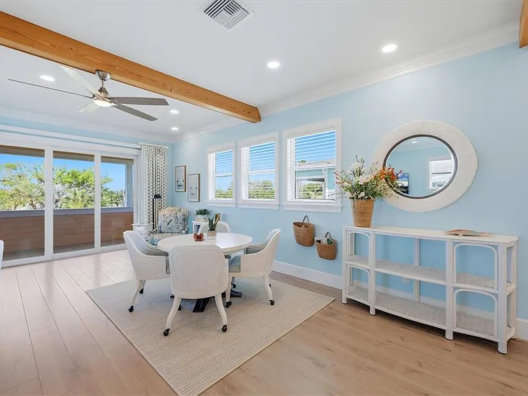 113 Aqua Ln — Photo 22
