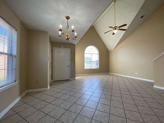4th image of 1797 Winship Dr