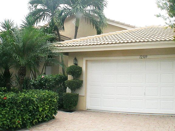2nd image of 12309 Lakeridge Falls Dr