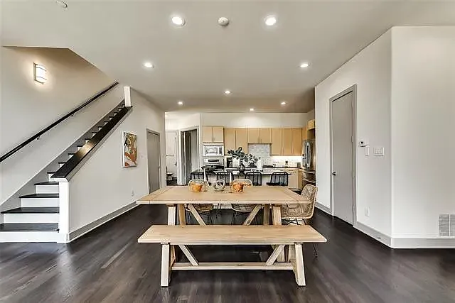 1008 Allen St — Photo 13