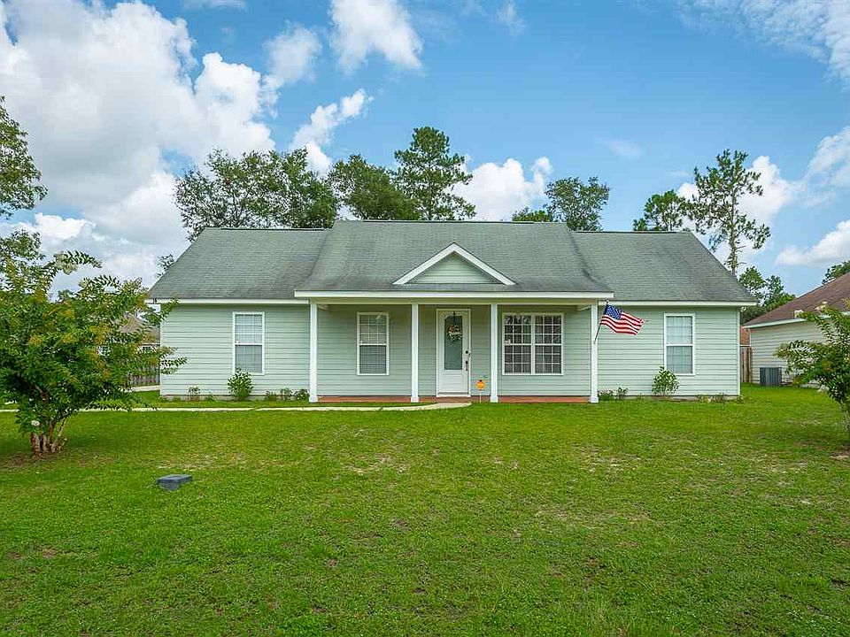 1st image of 14 Pecan St