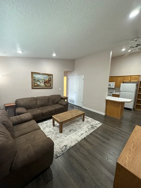 Building Photo - 1559 N Riverside Ave #10