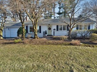 232 Knoll Dr, Park Ridge, NJ 07656
