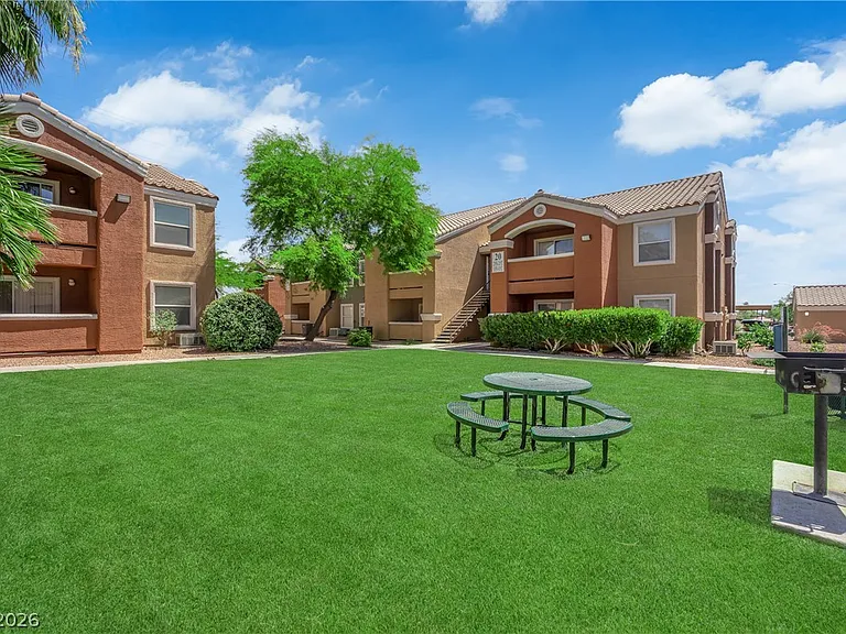 8101 W Flamingo Rd #2030 — Photo 4