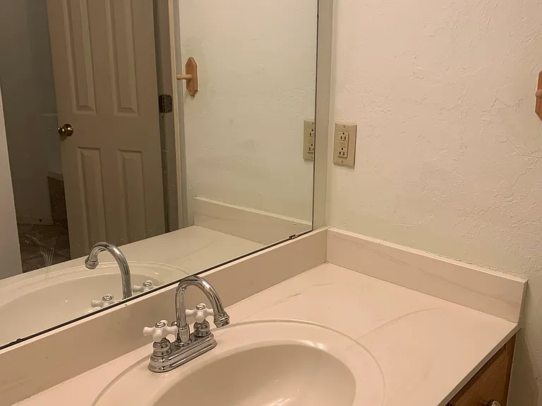 1804 Yosemite Pl — Photo 3