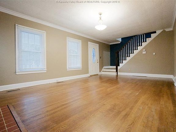 5th image of 425 Montrose Dr