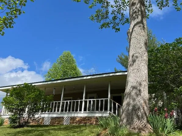 17 Fairview Rd, Blairsville, GA 30512