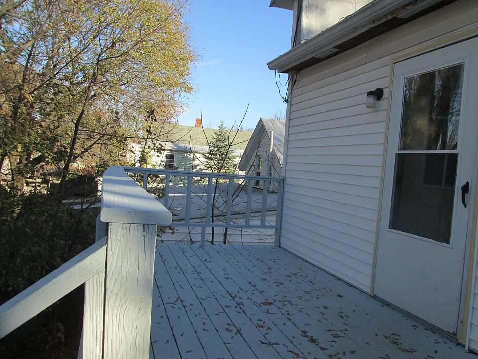 1st image of 29 3rd St #2