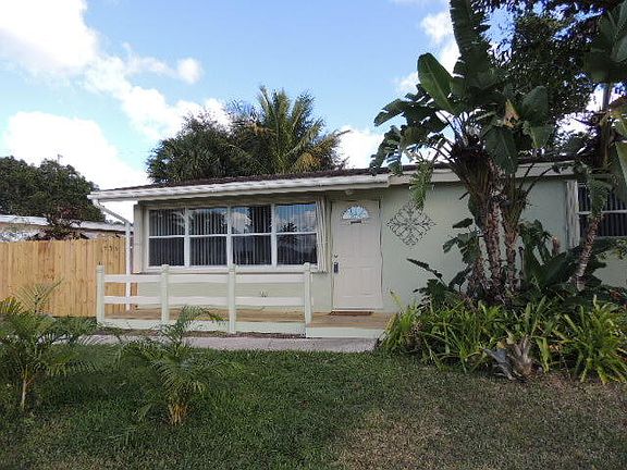 2nd image of 736 Gardenia Dr