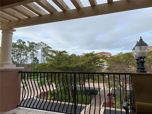 5th image of 20101 Estero Gardens Cir Unit 201