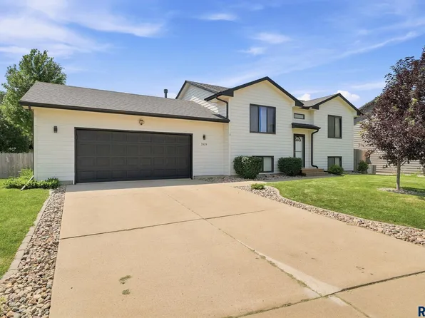 3929 S Camden Ave, Sioux Falls, SD 57106