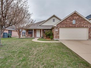 3904 Calloway Dr, Mansfield, TX 76063