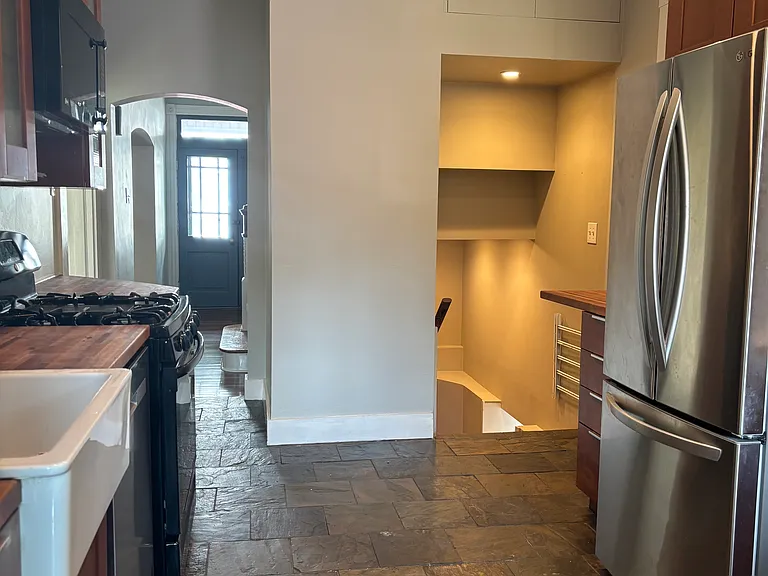 1022 Mellon St — Photo 15