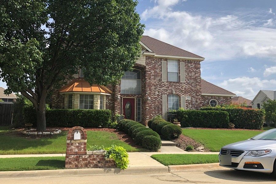 1st image of 2001 Hillshire Dr