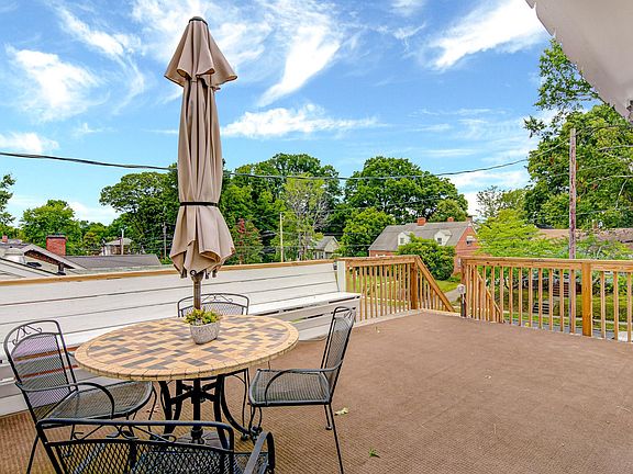 3rd image of 704 Mayflower Dr #B