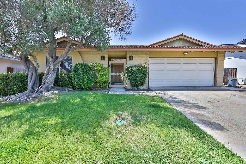 7023 Rockglen Ave, San Diego, CA 92111 Zillow