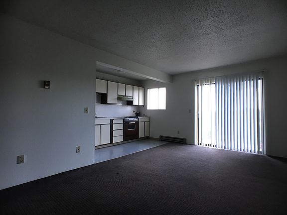 3rd image of 630 NE Maiden Ln #52