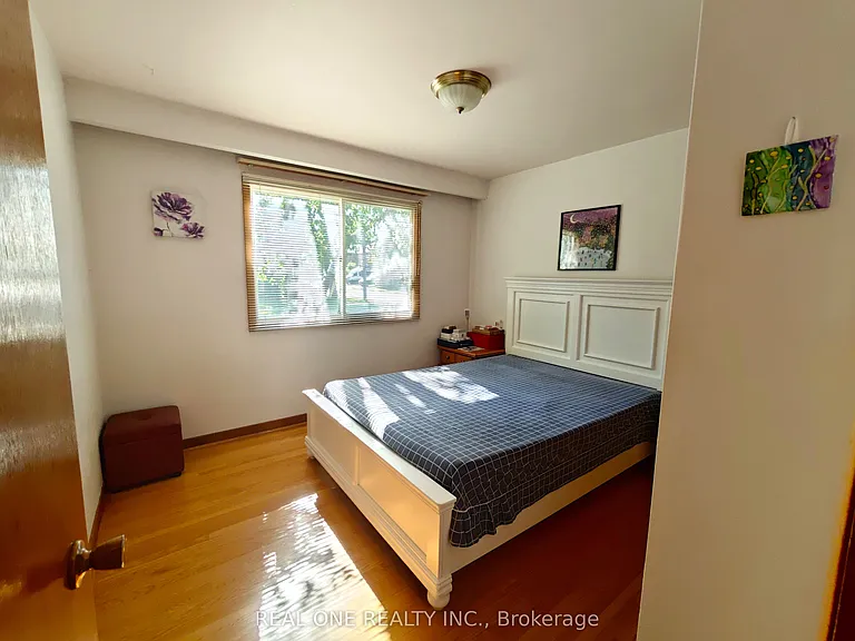 275 Parkview Ave — Photo 14