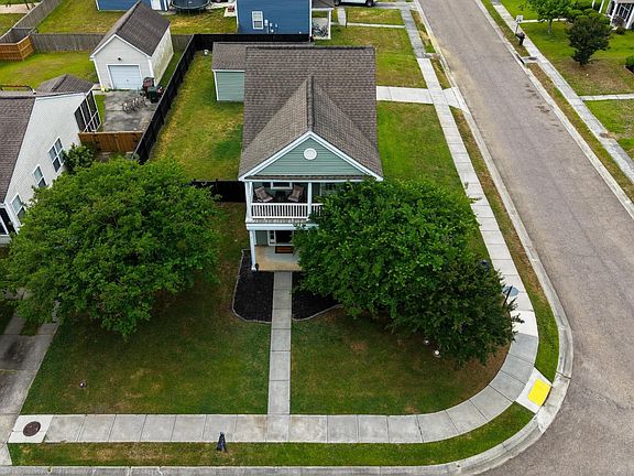 3rd image of 305 Harriswood Ln