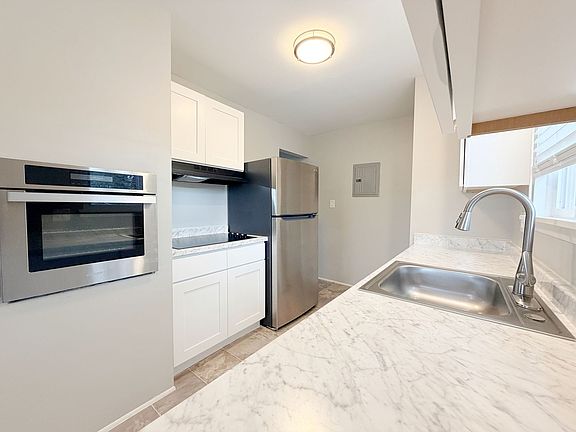 3rd image of 384-394 Vester St #201