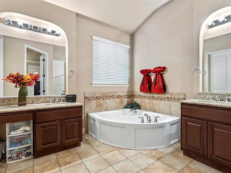 11125 Cherisse Dr — Photo 22