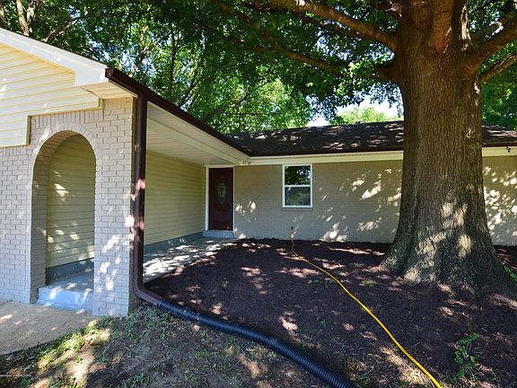 2nd image of 3630 Woodland Dr